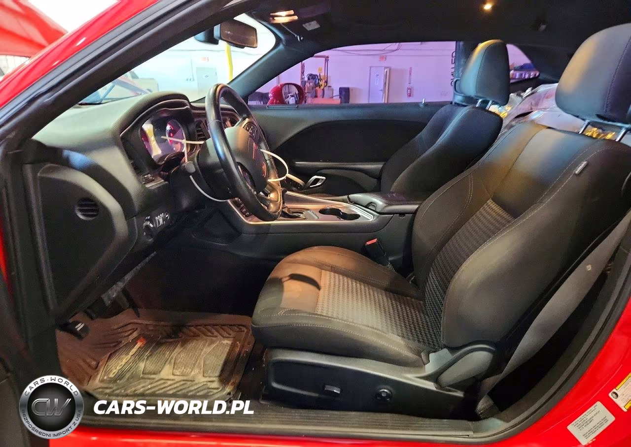 2018 Dodge Challenger Sxt VIN:2C3CDZAG2JH130834 - 7