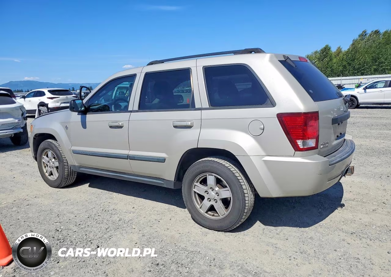 2007 Jeep Grand Cherokee Laredo VIN:1J8HR48P37C585675 - 2
