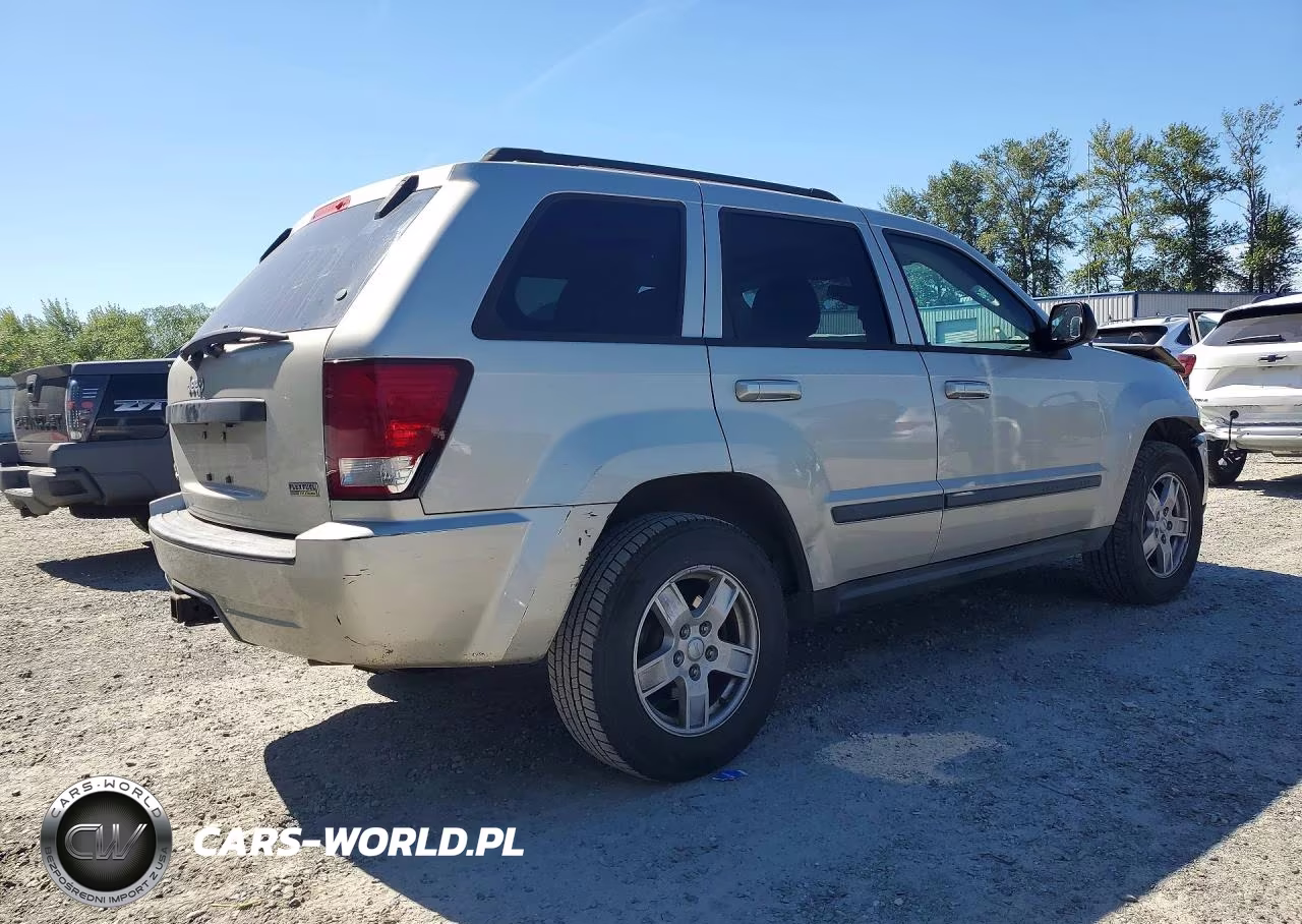 2007 Jeep Grand Cherokee Laredo VIN:1J8HR48P37C585675 - 3