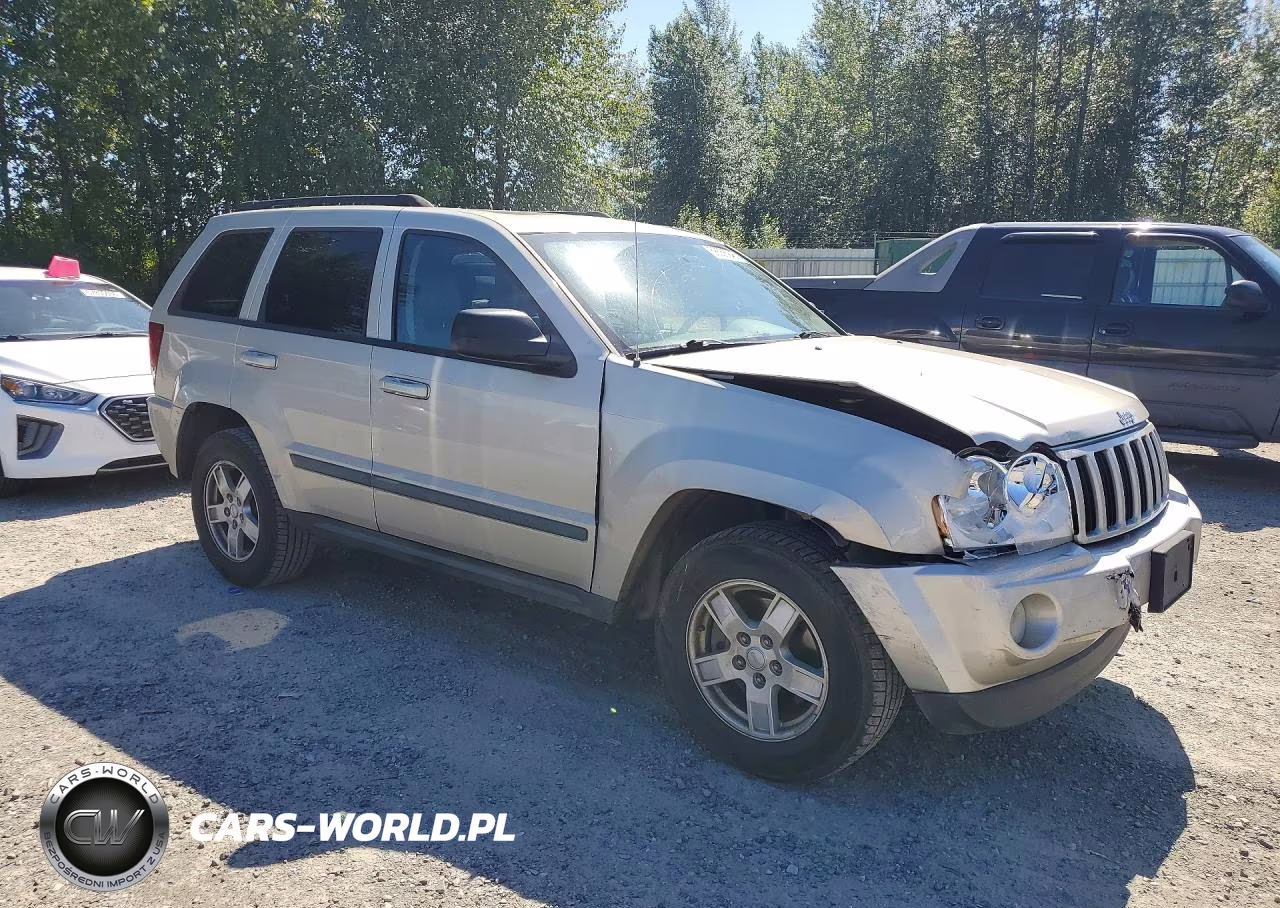 2007 Jeep Grand Cherokee Laredo VIN:1J8HR48P37C585675 - 4