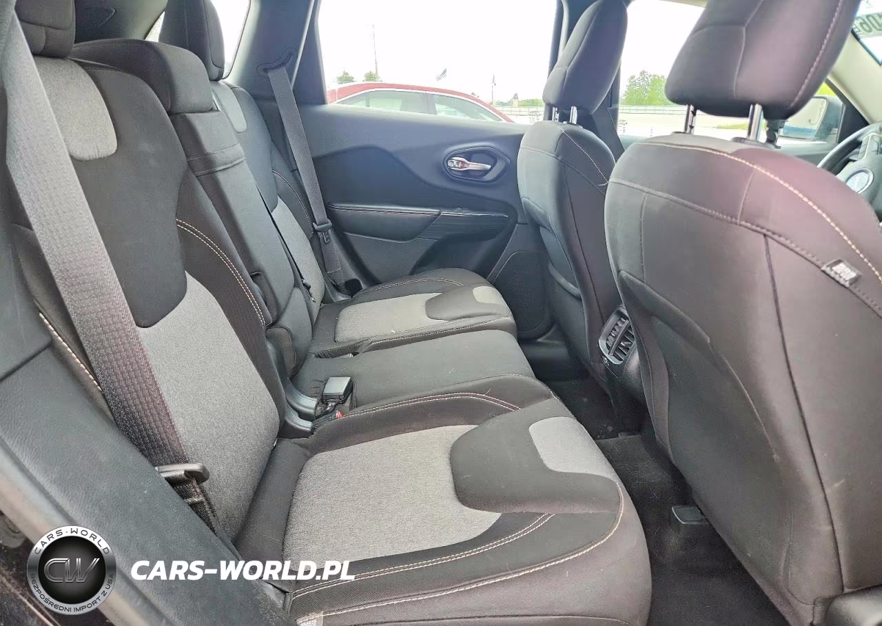 2014 Jeep Cherokee Sport VIN:1C4PJLAB1EW241549 - 11