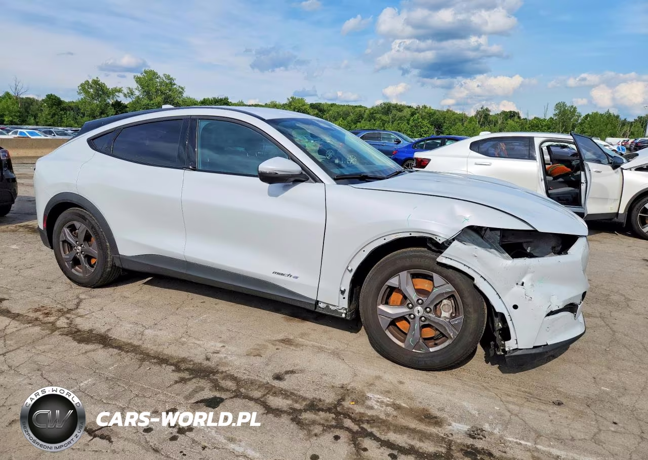 2022 Ford Mustang Mach-E Select VIN:3FMTK1RM2NMA57562 - 4