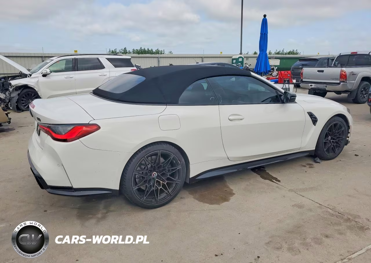 2023 BMW M4 Competition VIN:WBS33BA05PCL64740 - 3