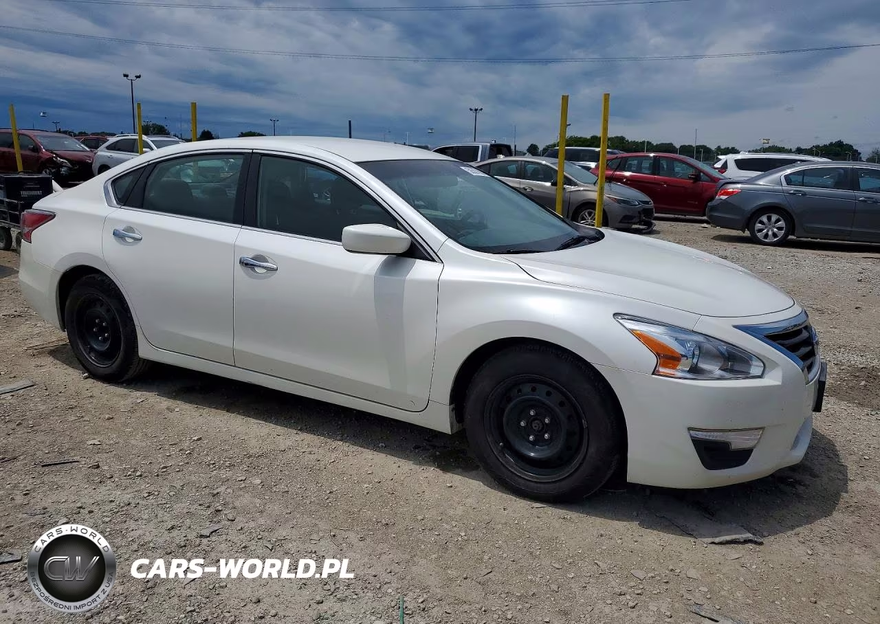 2015 Nissan Altima 2.5 S VIN:1N4AL3AP6FC118527 - 4