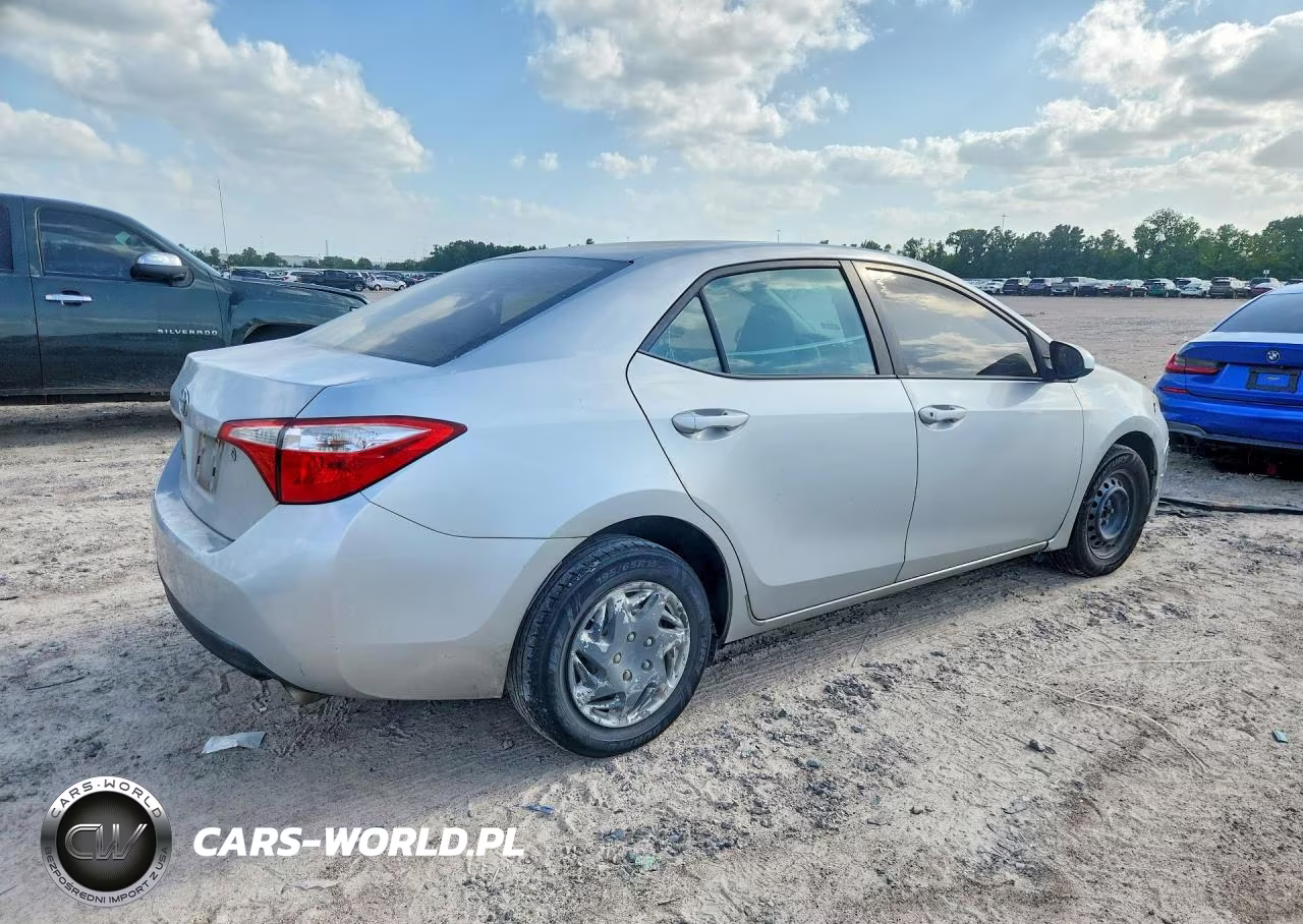 2015 Toyota Corolla L VIN:5YFBURHE4FP249059 - 3