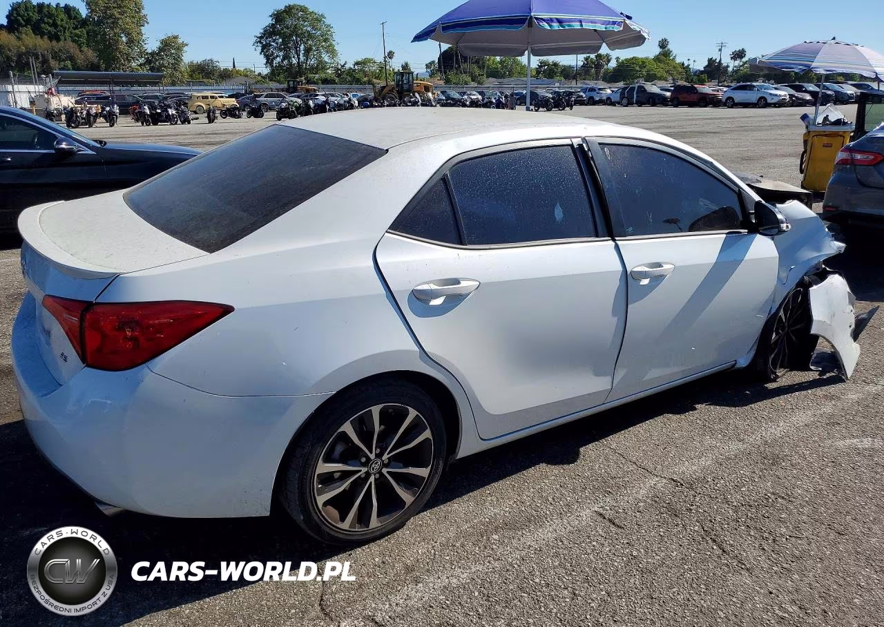 2017 Toyota Corolla Se VIN:5YFBURHE5HP649229 - 3