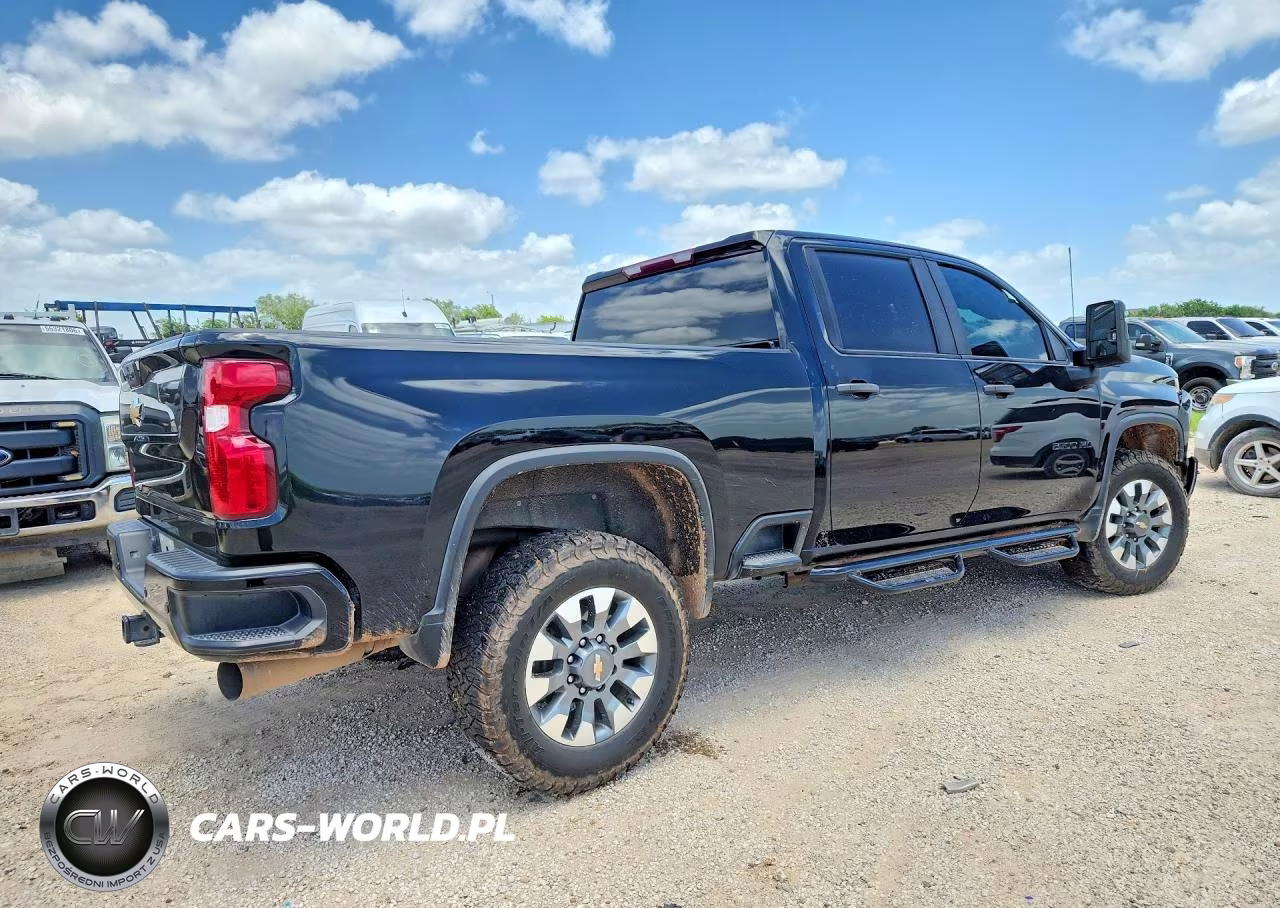 2024 Chevrolet Silverado K2500 Custom VIN:1GC4YMEY2RF113295 - 3