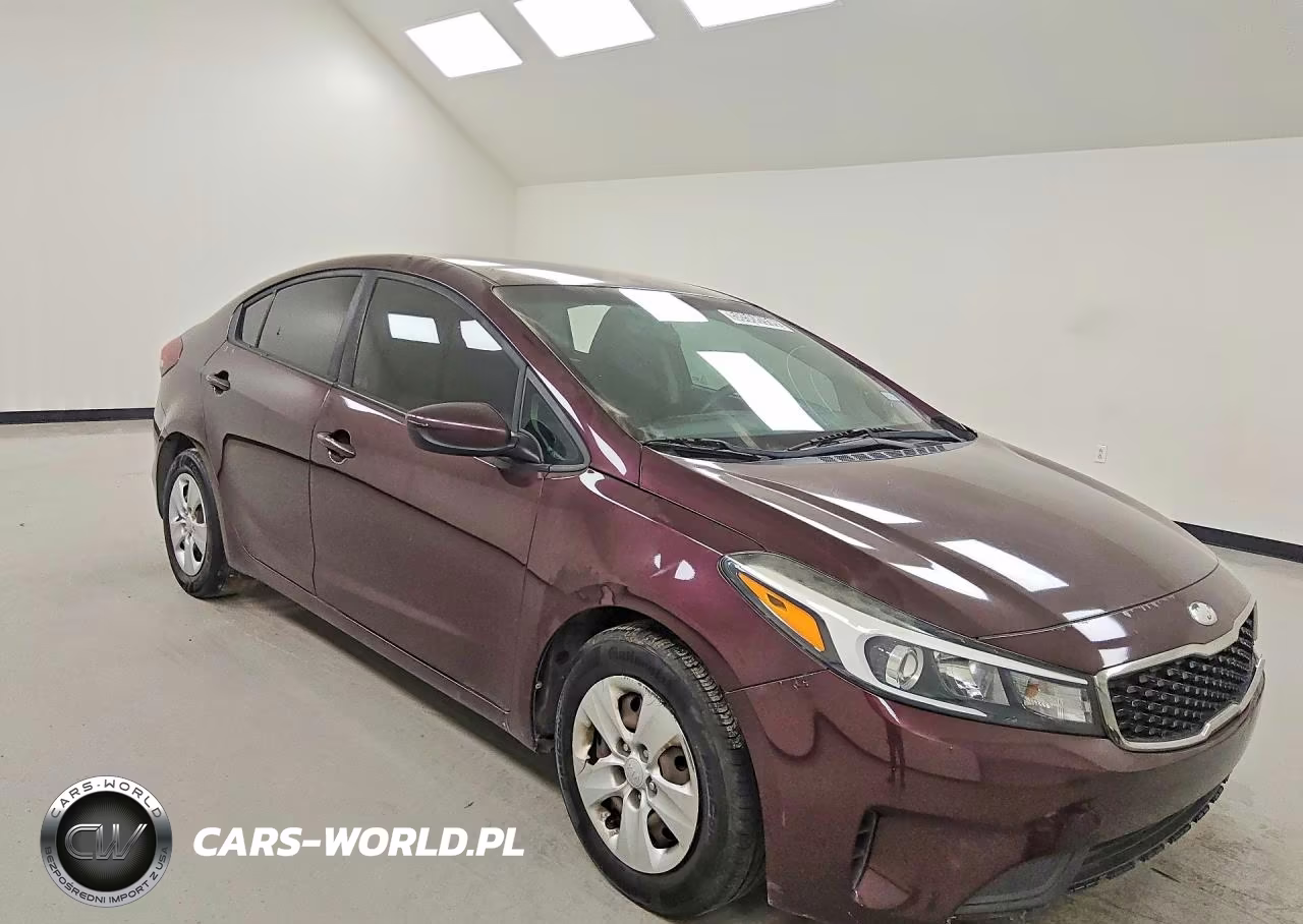 2018 Kia Forte Lx VIN:3KPFK4A75JE258496 - 4