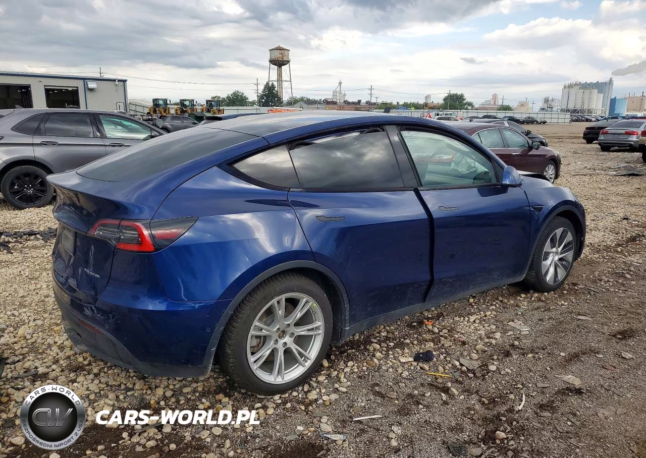 2021 Tesla Model Y VIN:5YJYGAEE0MF113141 - 3