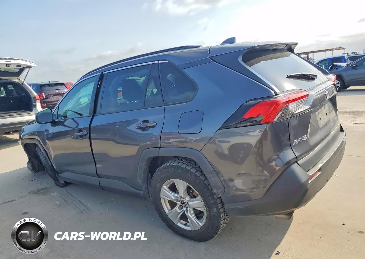 2021 Toyota Rav4 Xle VIN:2T3P1RFV0MW185140 - 2