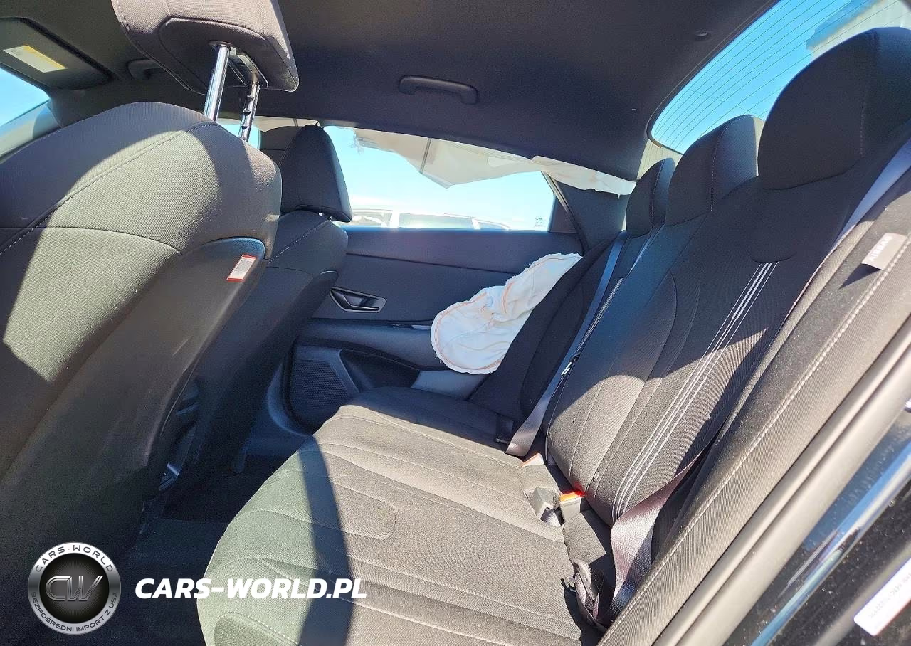 2026 Hyundai Elantra Sel Sport VIN:KMHLM4DGXTU222375 - 10