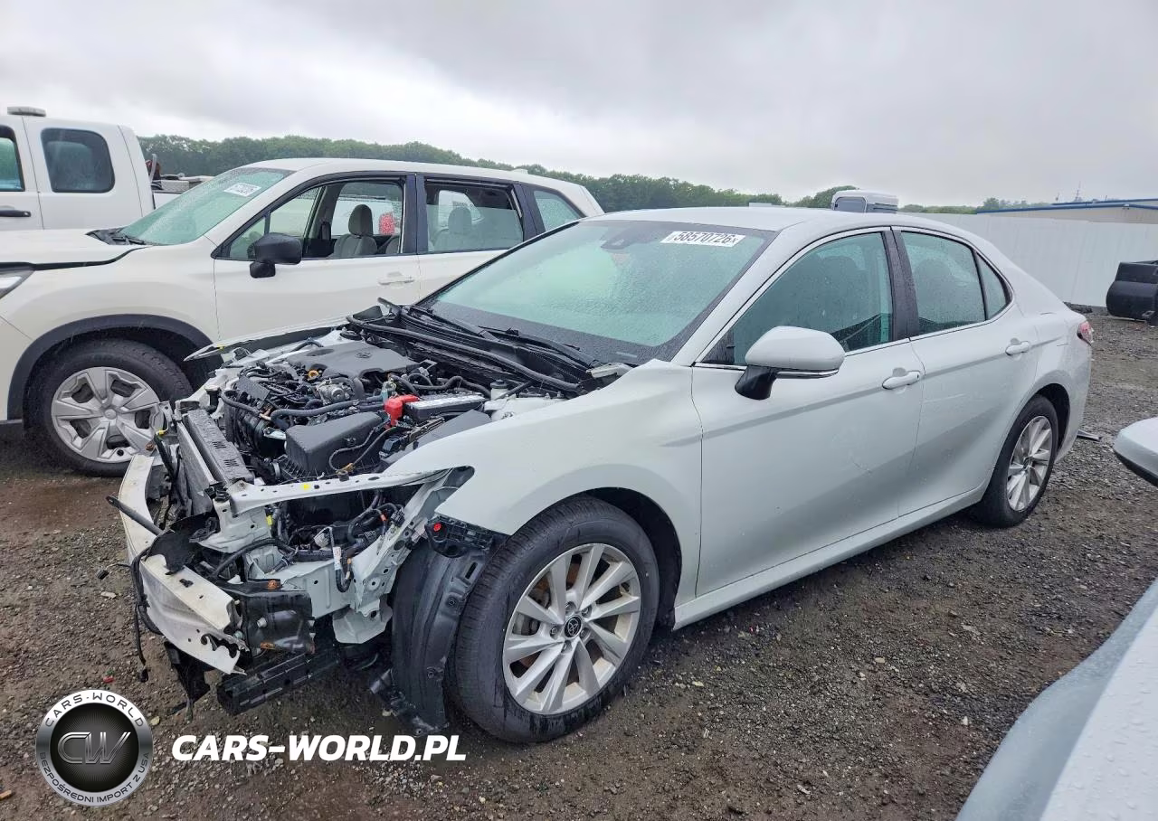 2022 Toyota Camry Le – zdjęcie 1 z 12
