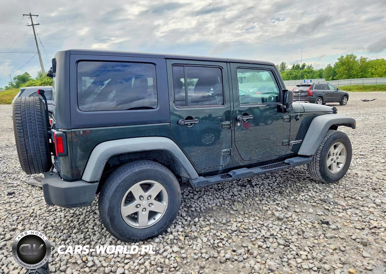 2011 Jeep Wrangler Unlimited Rubicon VIN:1J4HA6H15BL583001 - 3