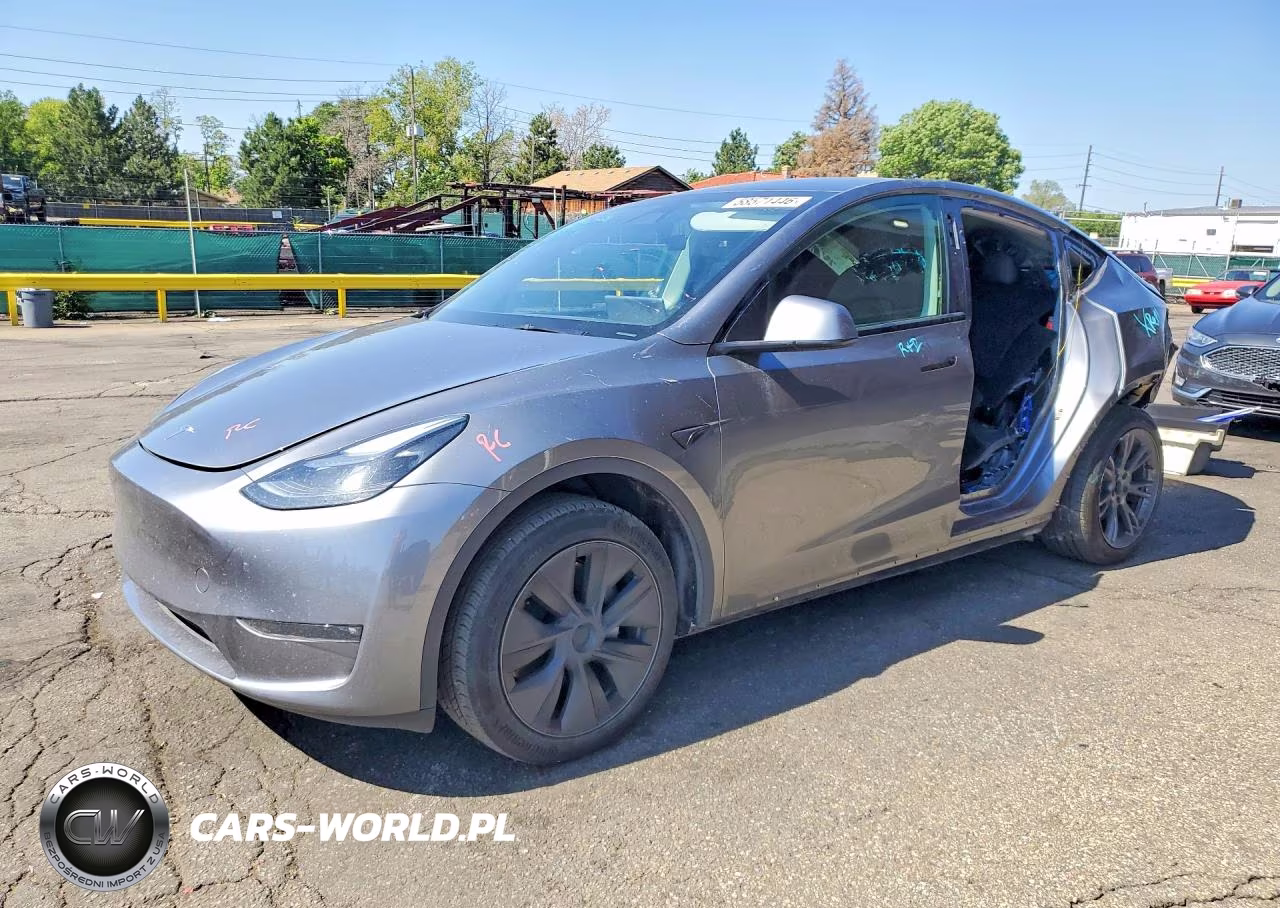 2024 Tesla Model Y – zdjęcie 1 z 12