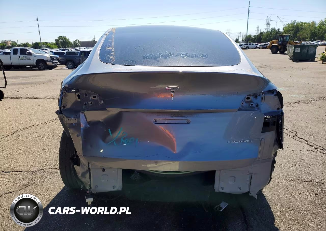 2024 Tesla Model Y VIN:7SAYGDEE7RF213510 - 6