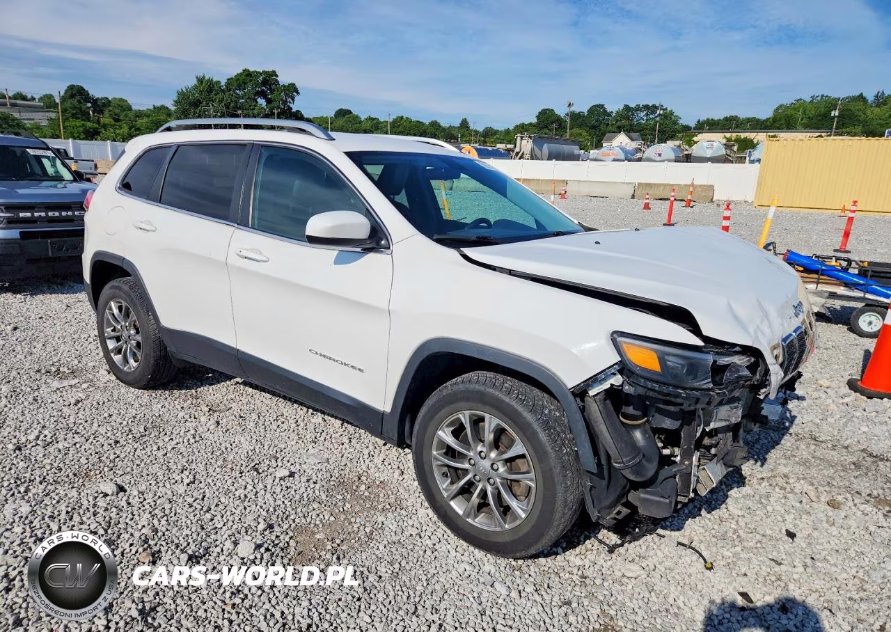 2019 Jeep Cherokee Latitude Plus VIN:1C4PJMLN6KD123517 - 4