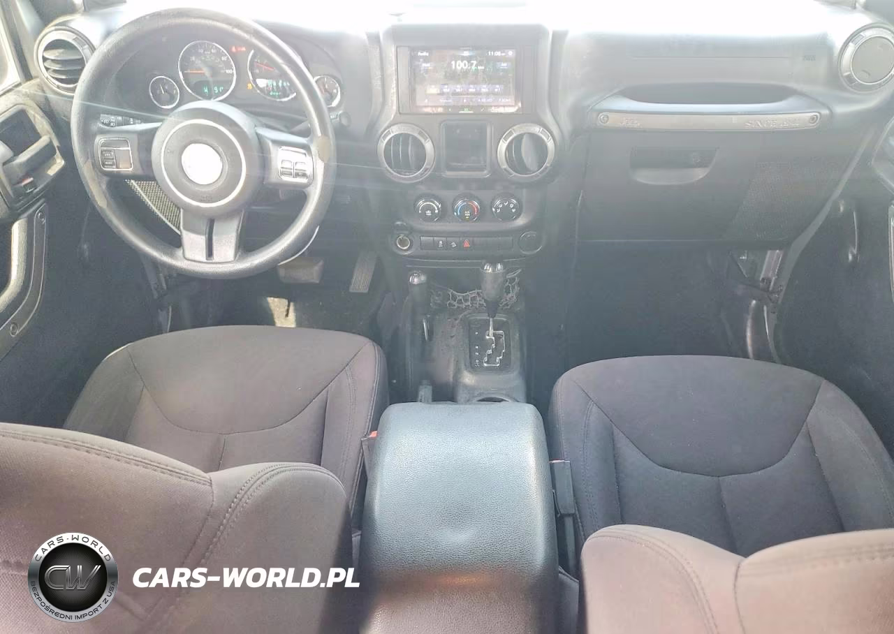 2013 Jeep Wrangler Unlimited Sport VIN:1C4BJWDG1DL647270 - 8