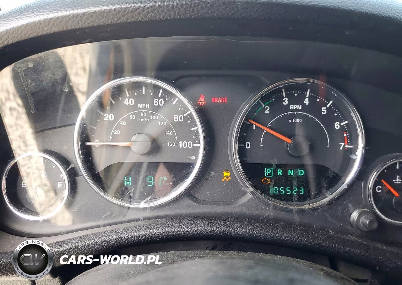 2013 Jeep Wrangler Unlimited Sport VIN:1C4BJWDG1DL647270 - 9