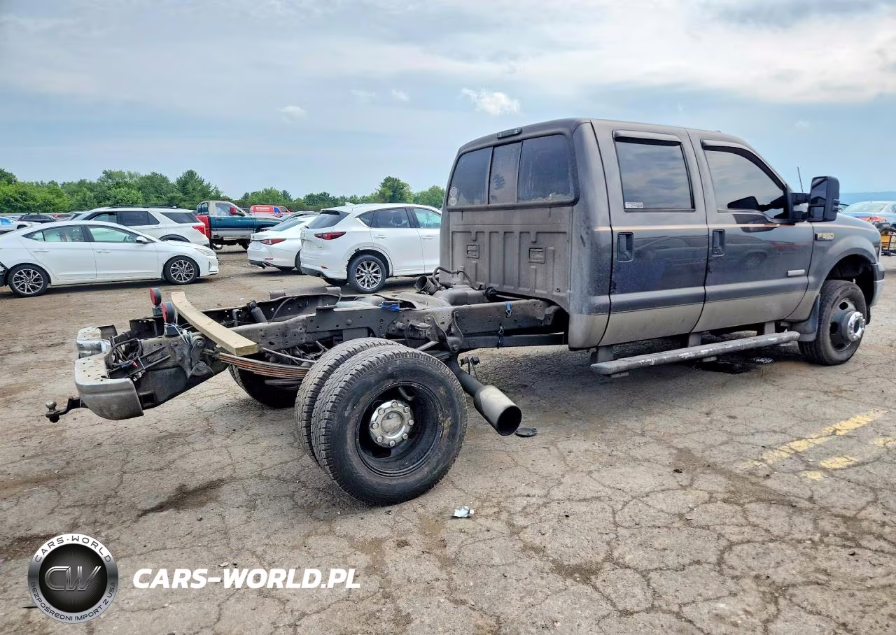 2005 Ford F350 Super Duty VIN:1FTWW33P35EA48847 - 3