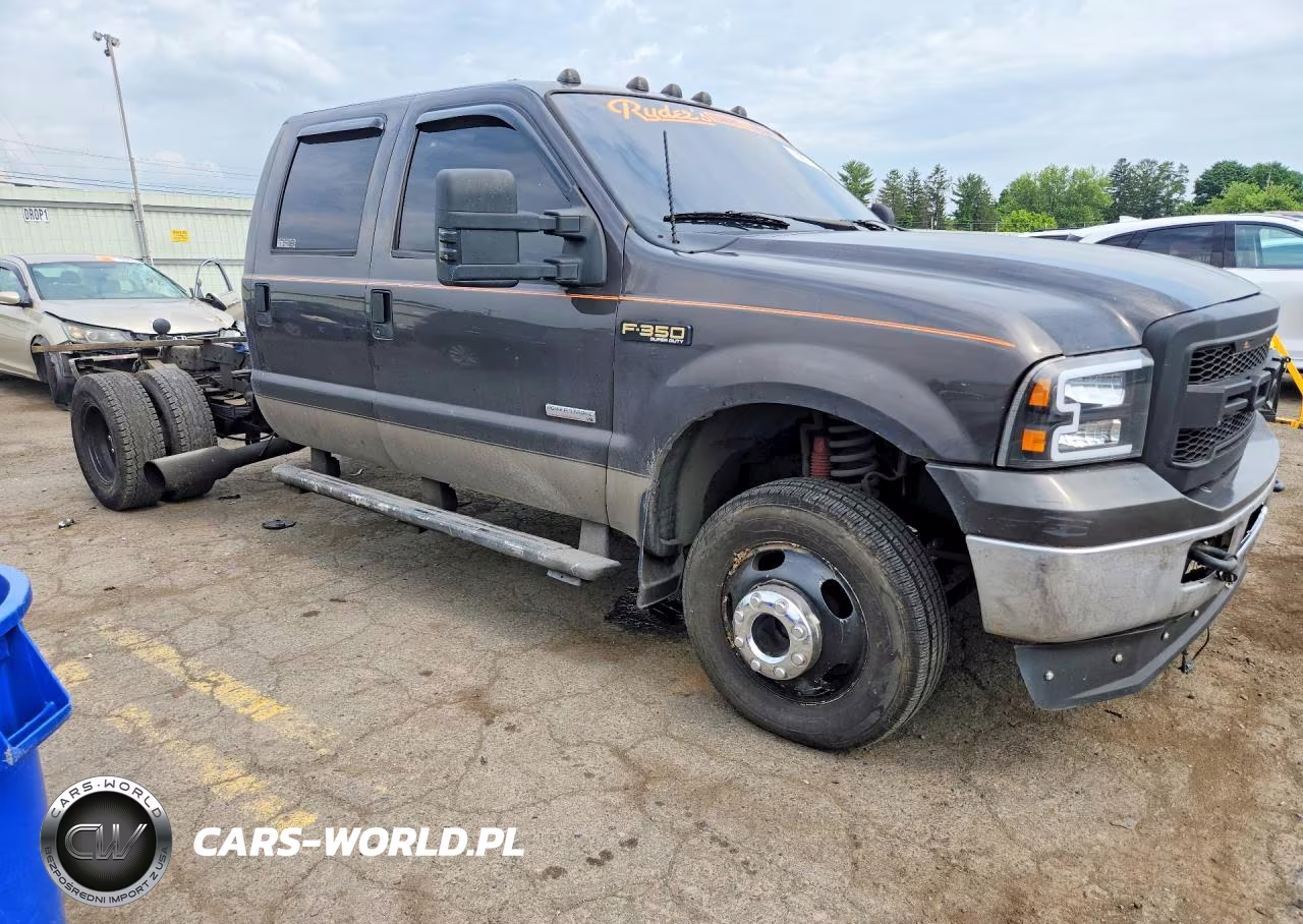 2005 Ford F350 Super Duty VIN:1FTWW33P35EA48847 - 4