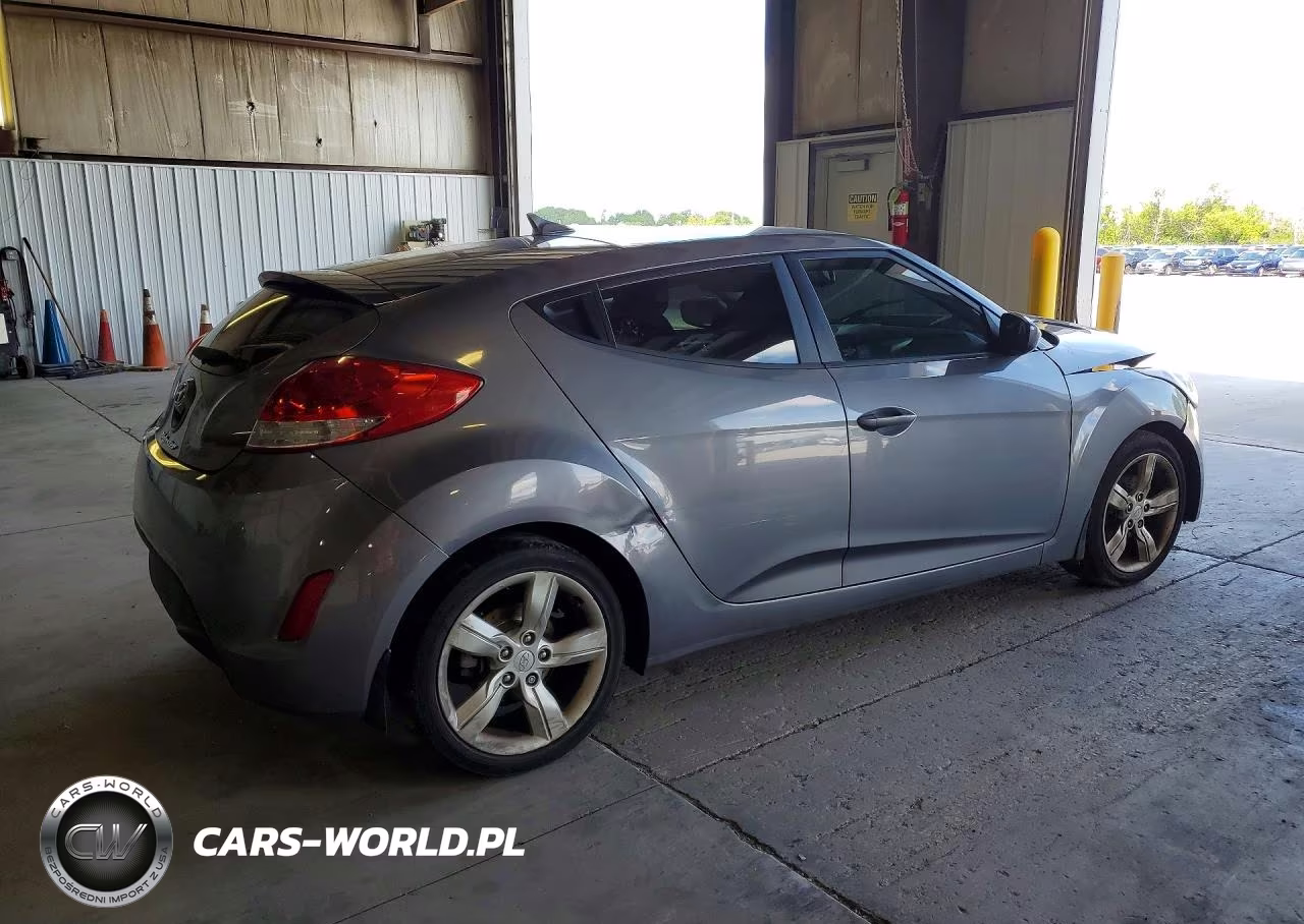2012 Hyundai Veloster Base VIN:KMHTC6AD5CU042505 - 3