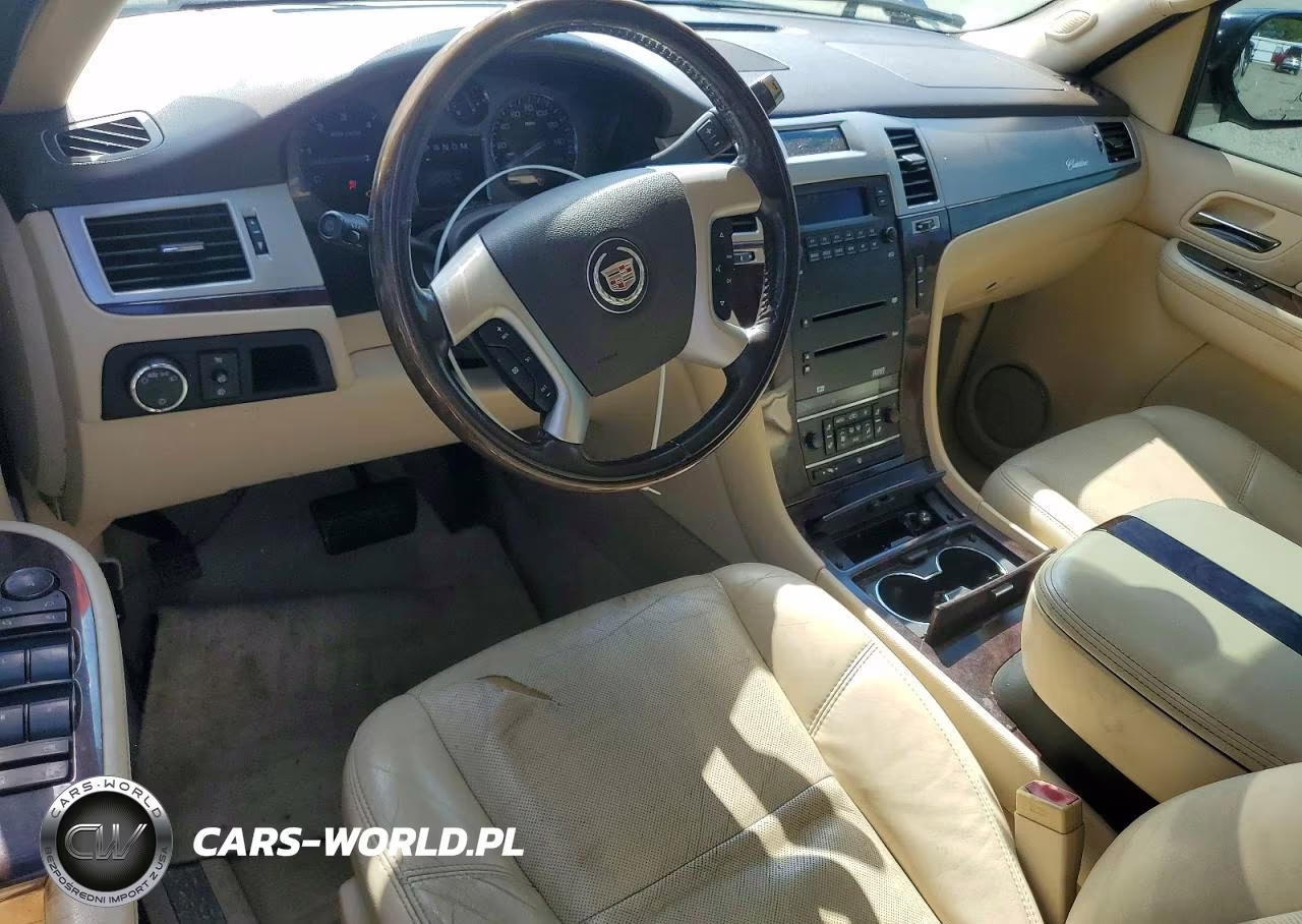 2007 Cadillac Escalade Luxury VIN:1GYFK63817R129941 - 8