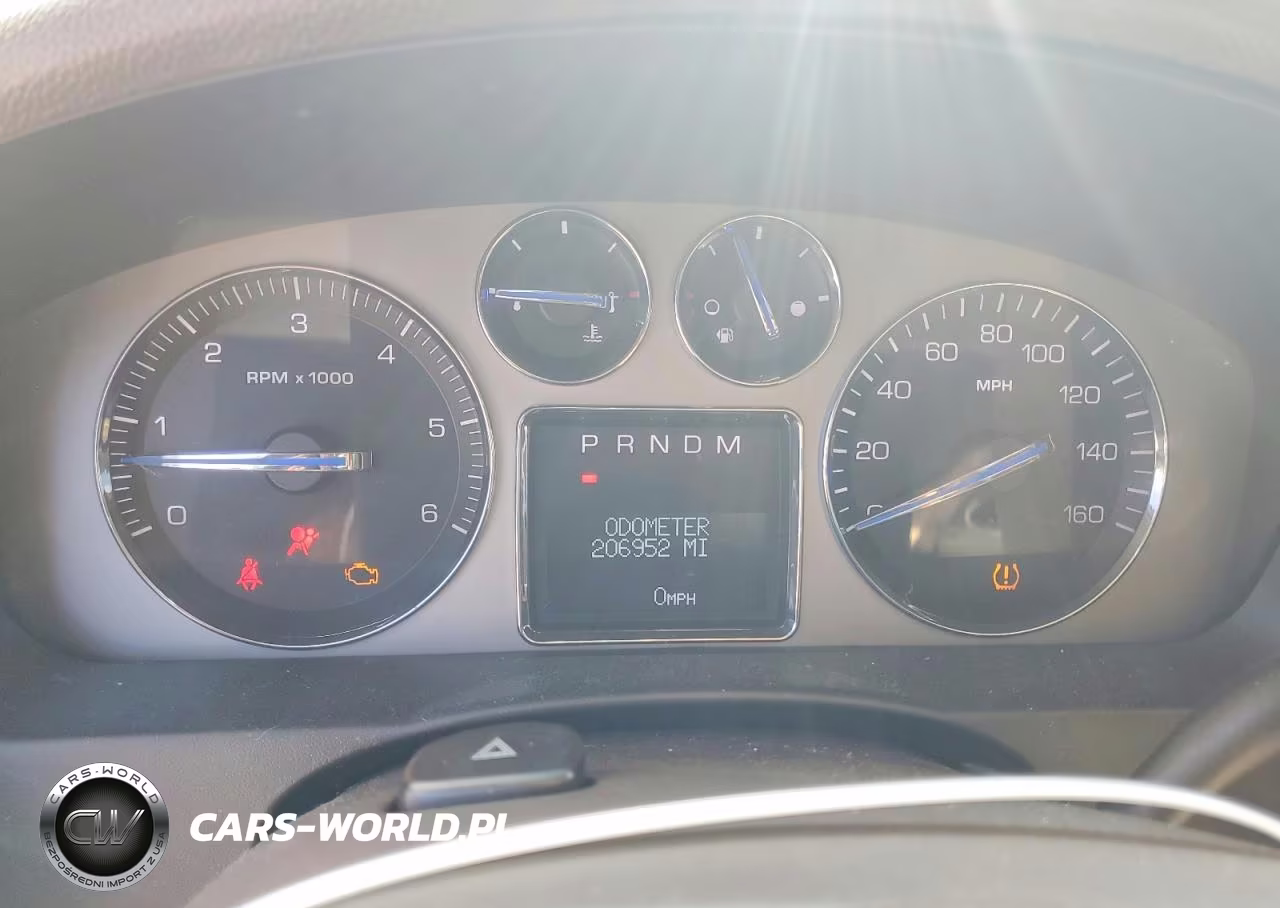 2007 Cadillac Escalade Luxury VIN:1GYFK63817R129941 - 9
