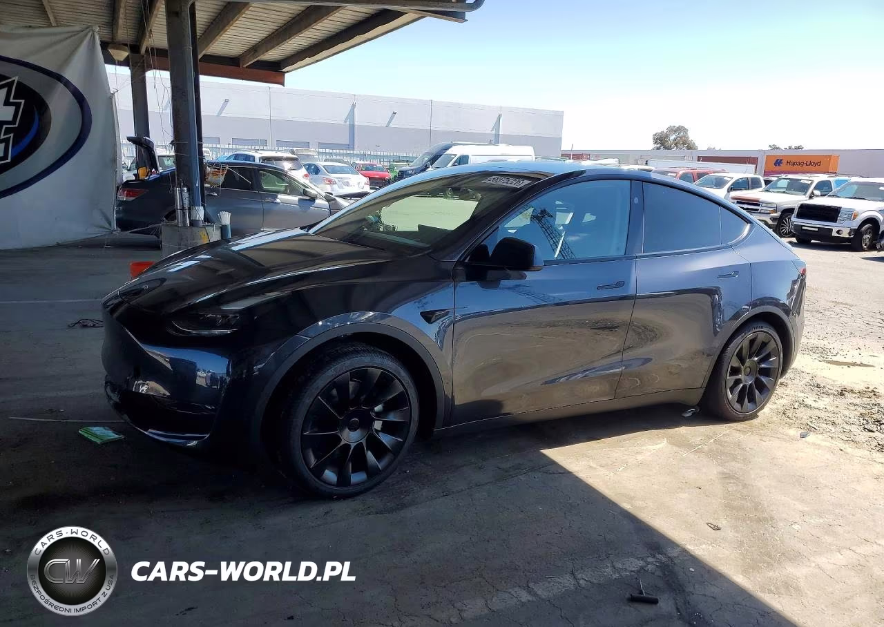 2024 Tesla Model Y – zdjęcie 1 z 12