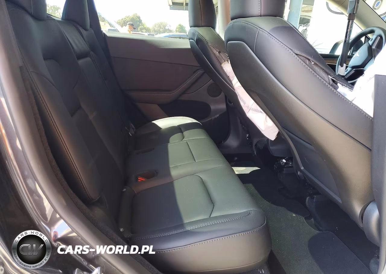 2024 Tesla Model Y VIN:7SAYGDEDXRF057938 - 10