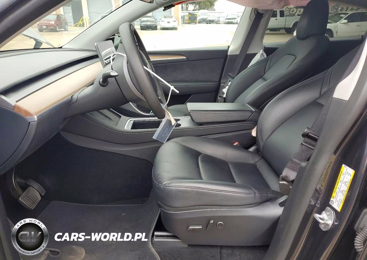 2024 Tesla Model Y VIN:7SAYGDEDXRF057938 - 7
