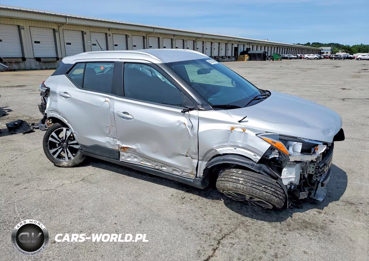 2019 Nissan Kicks Sv VIN:3N1CP5CU4KL551142 - 4