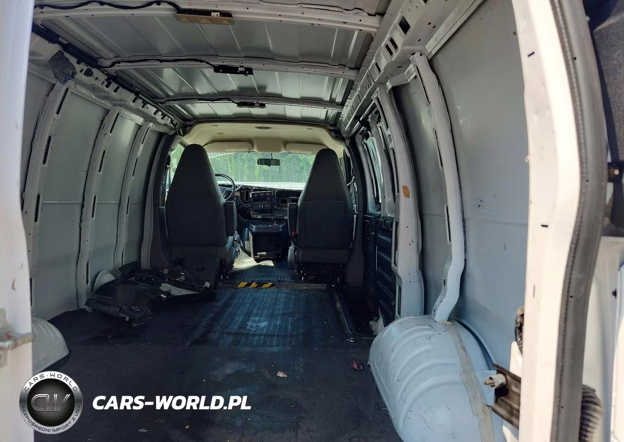 2021 GMC Savana 2500 Cargo Delivery Van VIN:1GTW7AFPXM1192088 - 10