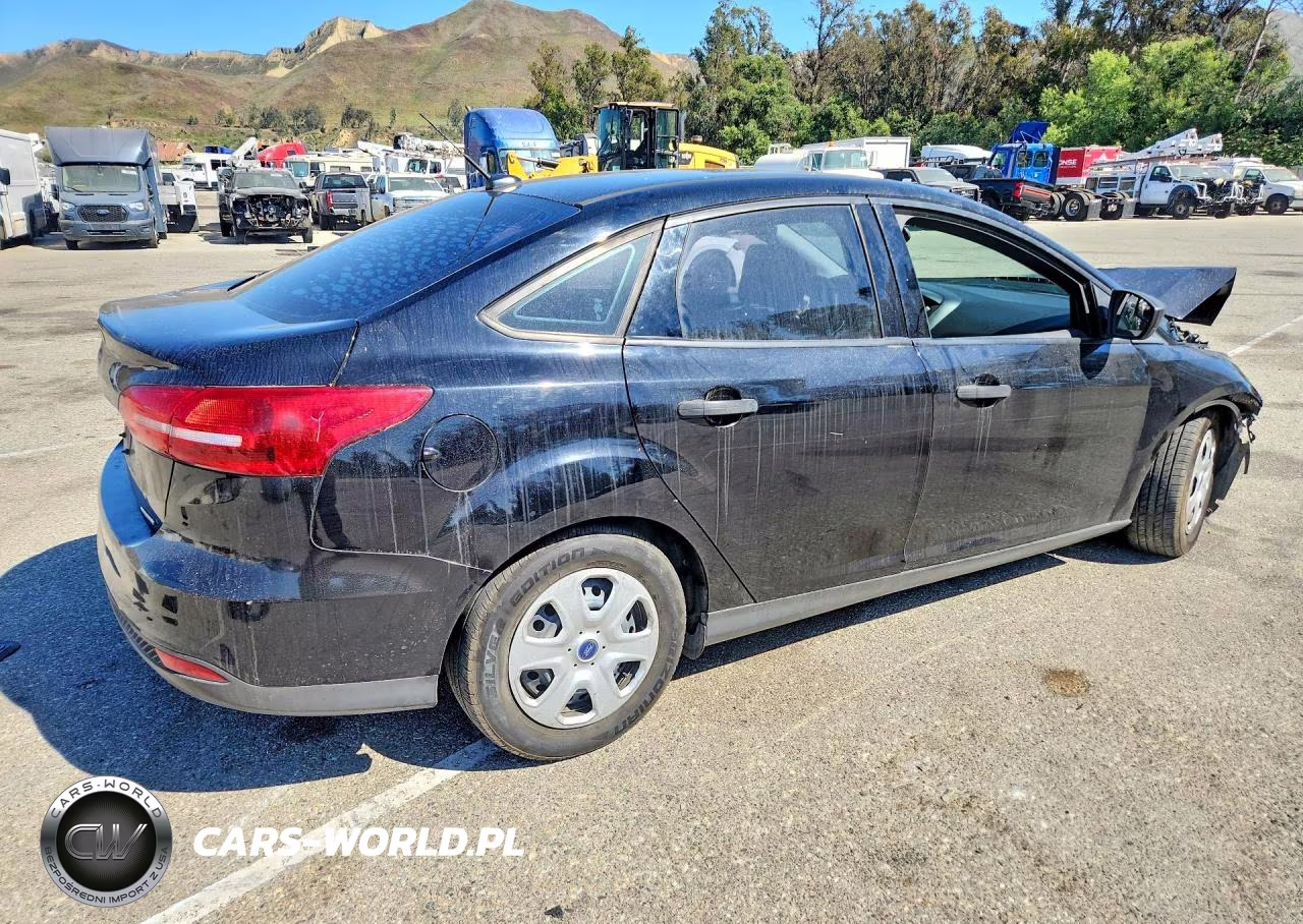 2016 Ford Focus S VIN:1FADP3E27GL387198 - 3