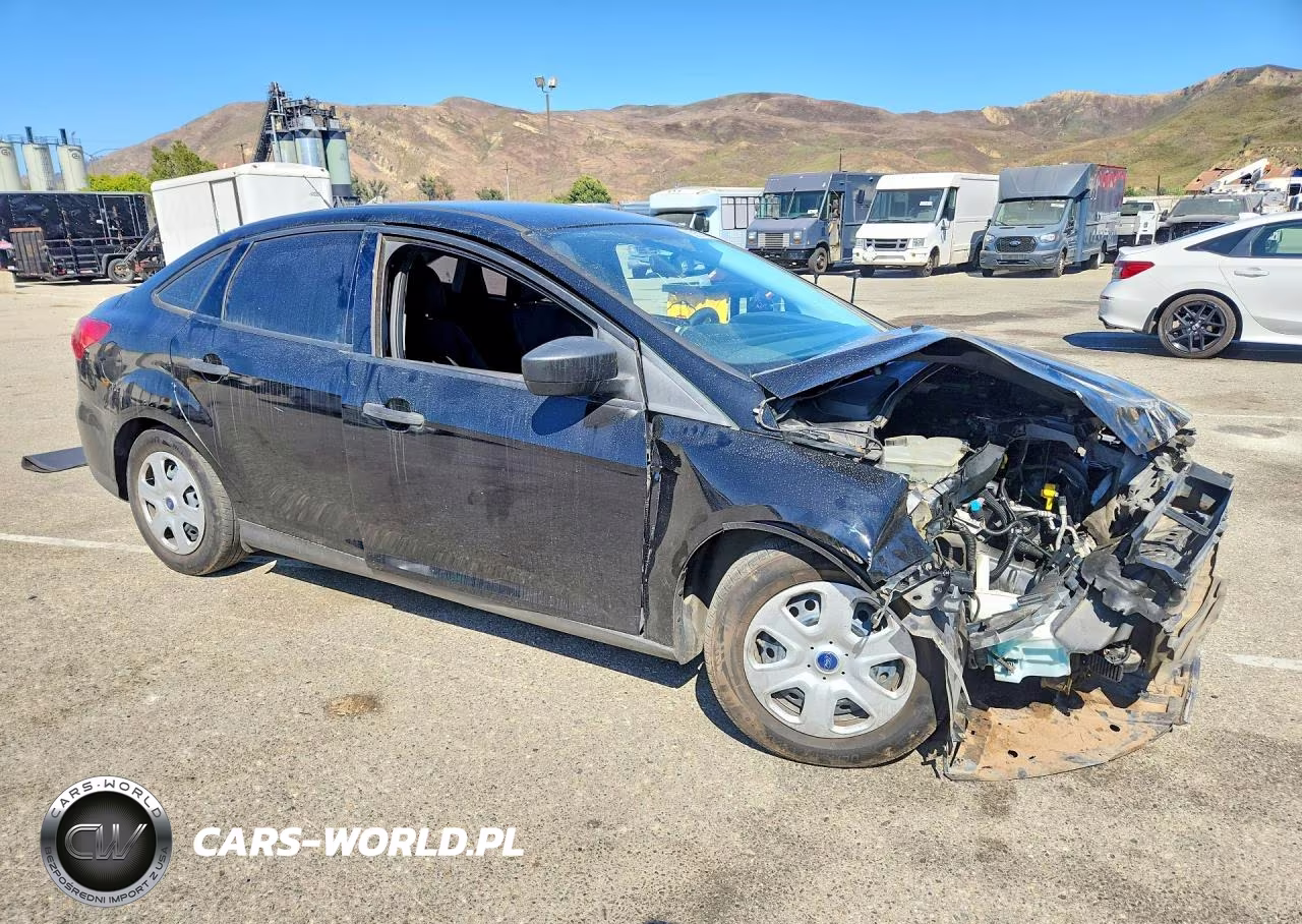 2016 Ford Focus S VIN:1FADP3E27GL387198 - 4