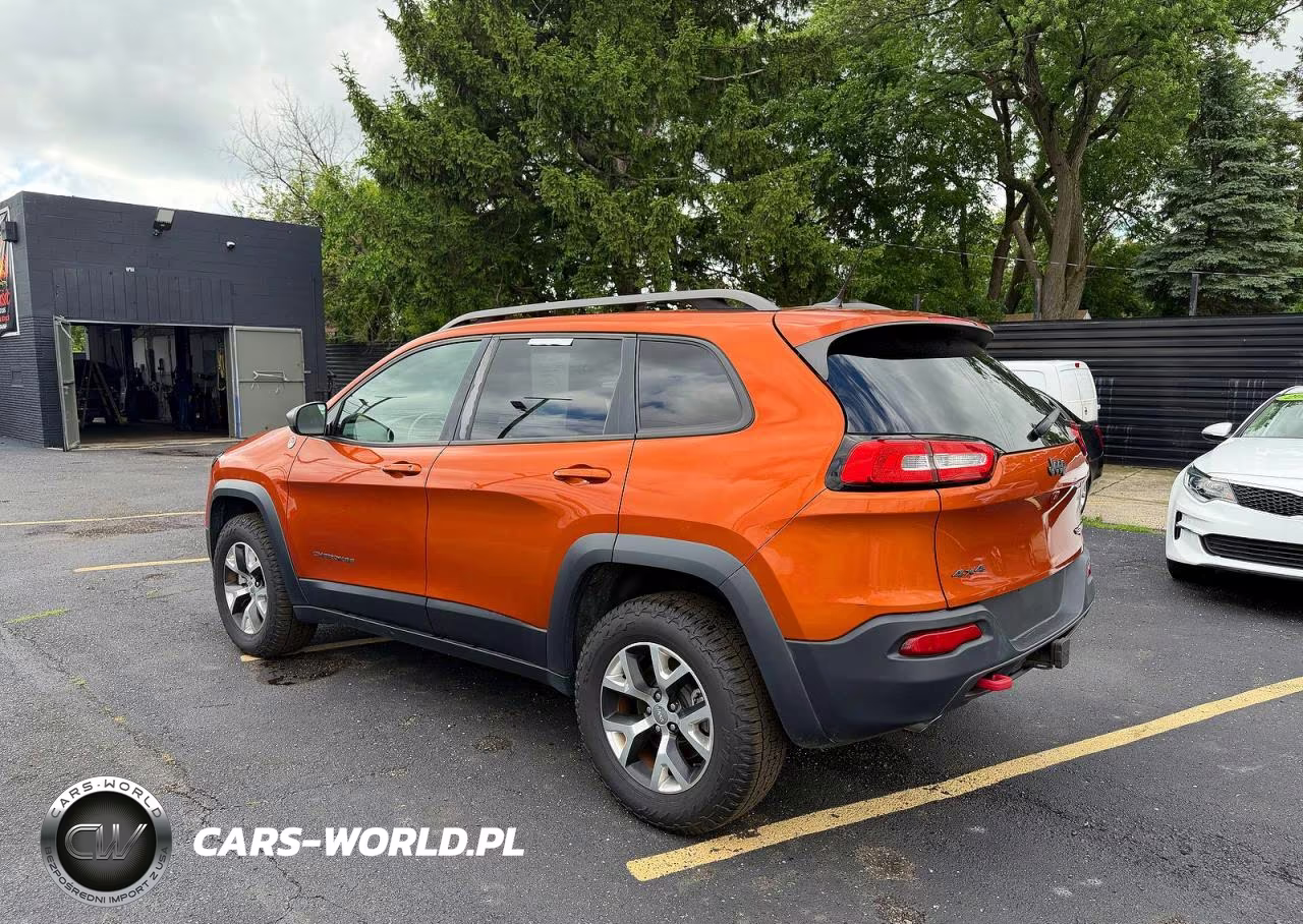 2015 Jeep Cherokee Trailhawk VIN:1C4PJMBS8FW545113 - 3