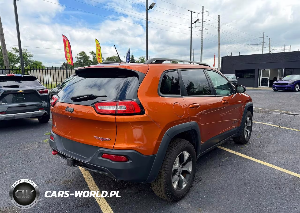 2015 Jeep Cherokee Trailhawk VIN:1C4PJMBS8FW545113 - 4