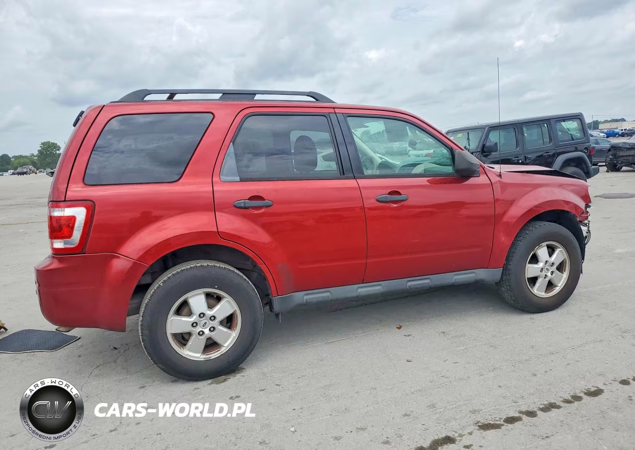 2012 Ford Escape Xls VIN:1FMCU0C7XCKA60043 - 3