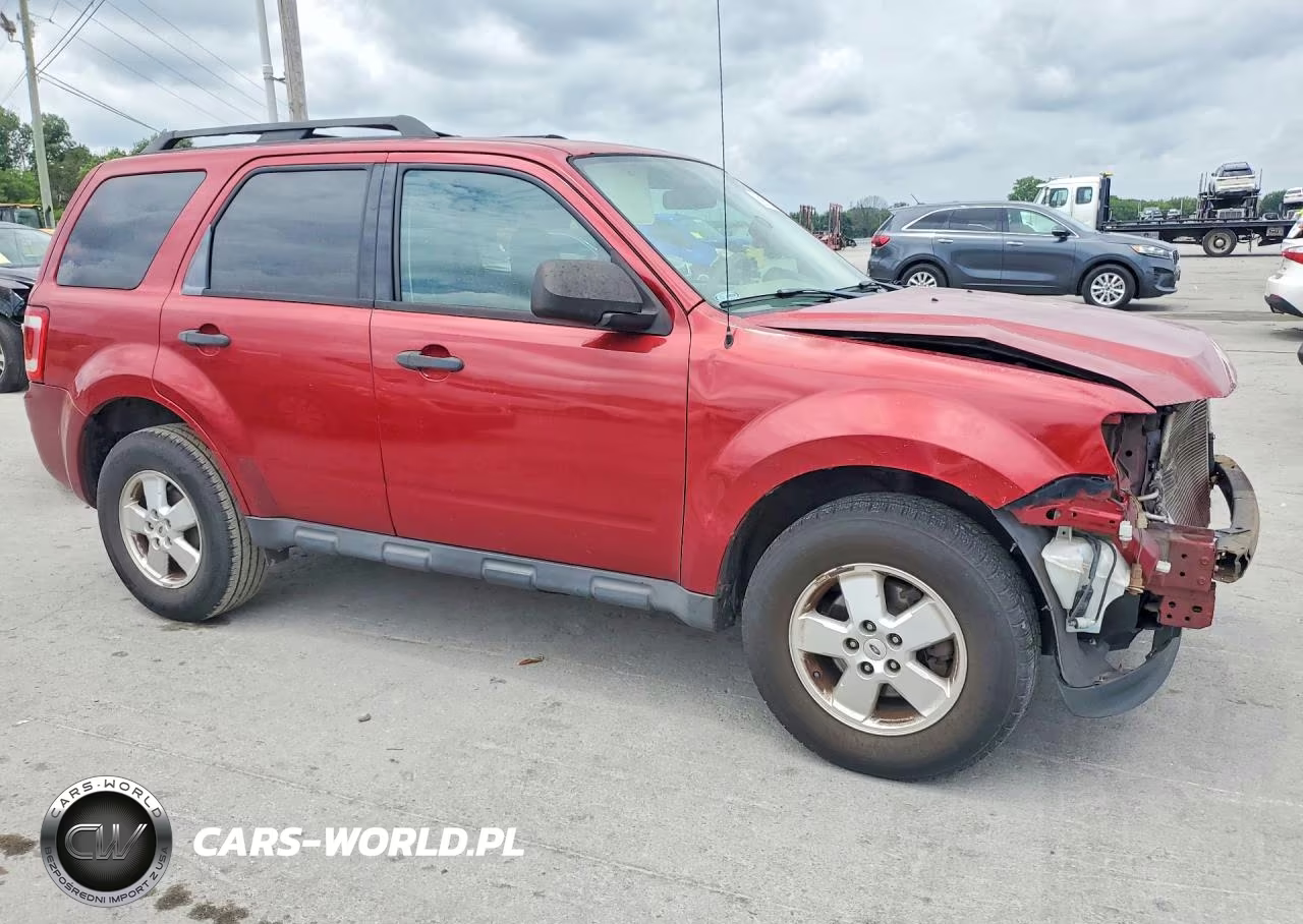 2012 Ford Escape Xls VIN:1FMCU0C7XCKA60043 - 4
