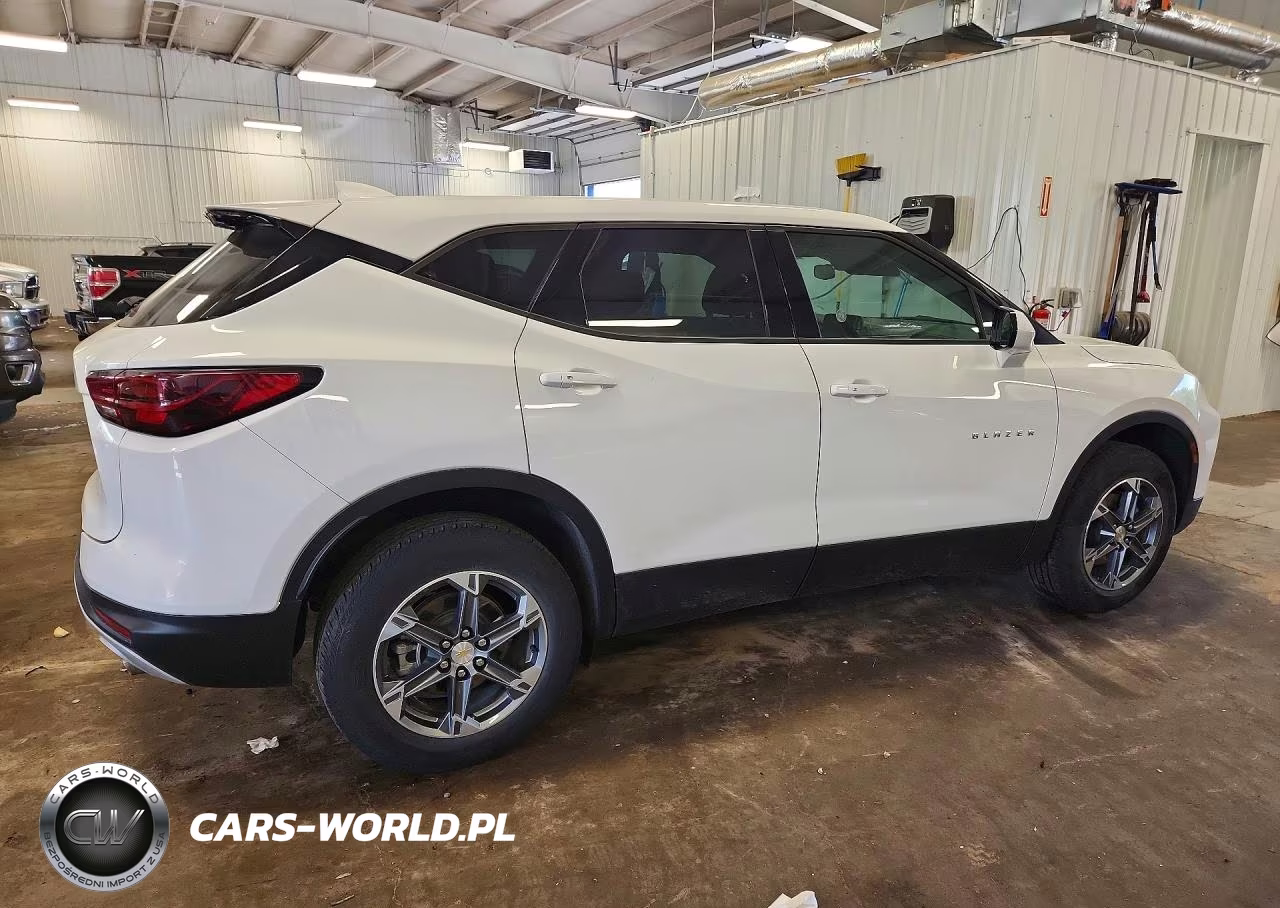 2025 Chevrolet Blazer 2Lt VIN:3GNKBHR46SS229695 - 3