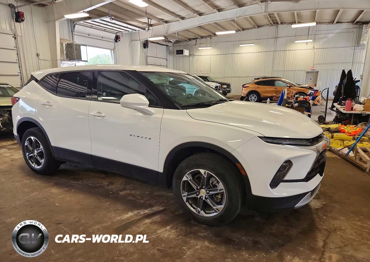 2025 Chevrolet Blazer 2Lt VIN:3GNKBHR46SS229695 - 4