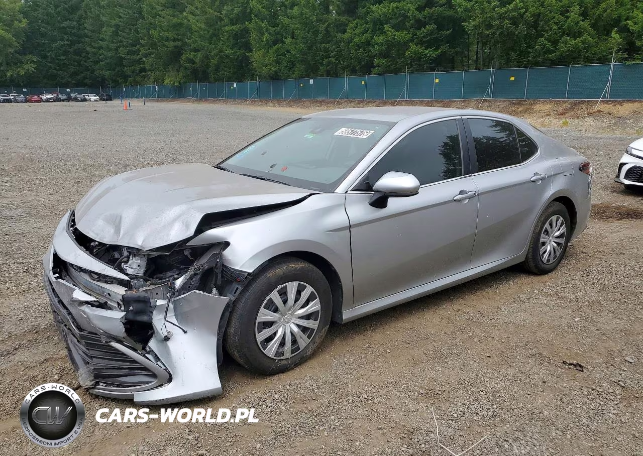 2022 Toyota Camry Le – zdjęcie 1 z 12