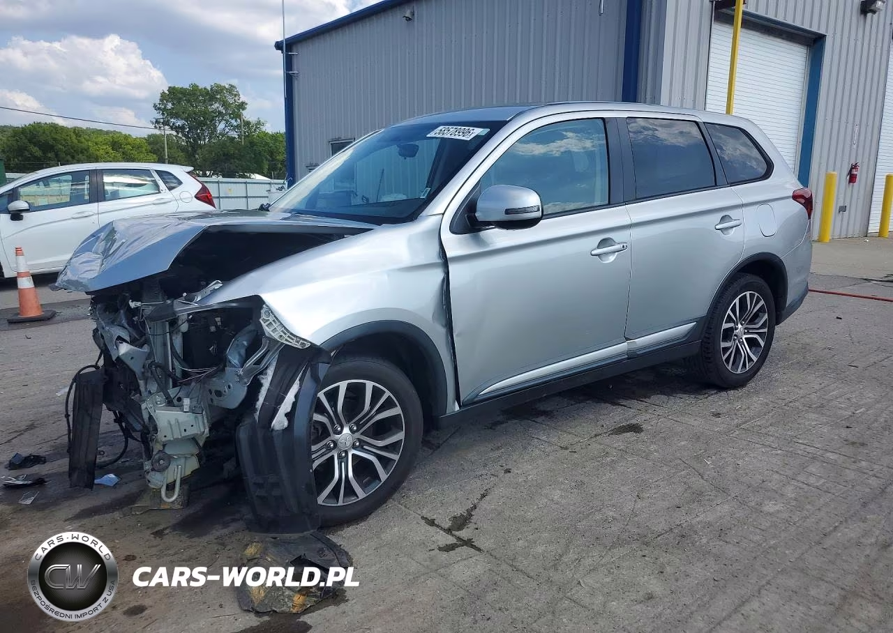 2018 Mitsubishi Outlander Se – zdjęcie 1 z 14