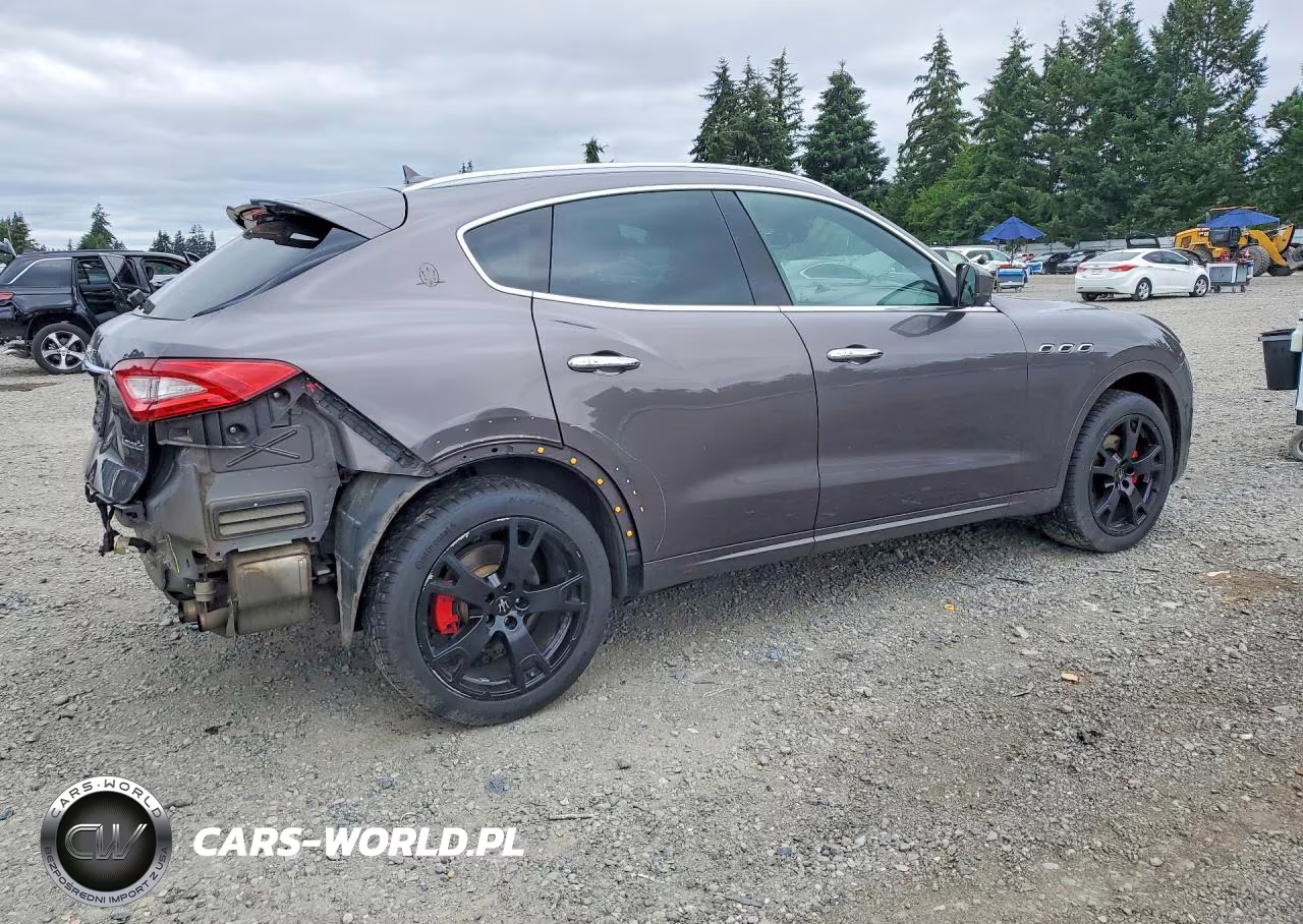 2017 Maserati Levante Sport VIN:ZN661XUS7HX238652 - 3