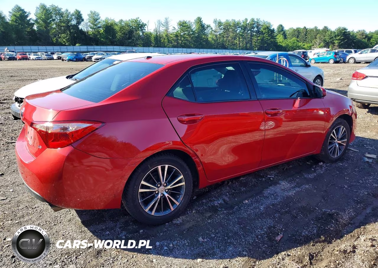 2018 Toyota Corolla Le VIN:2T1BURHE5JC995917 - 3