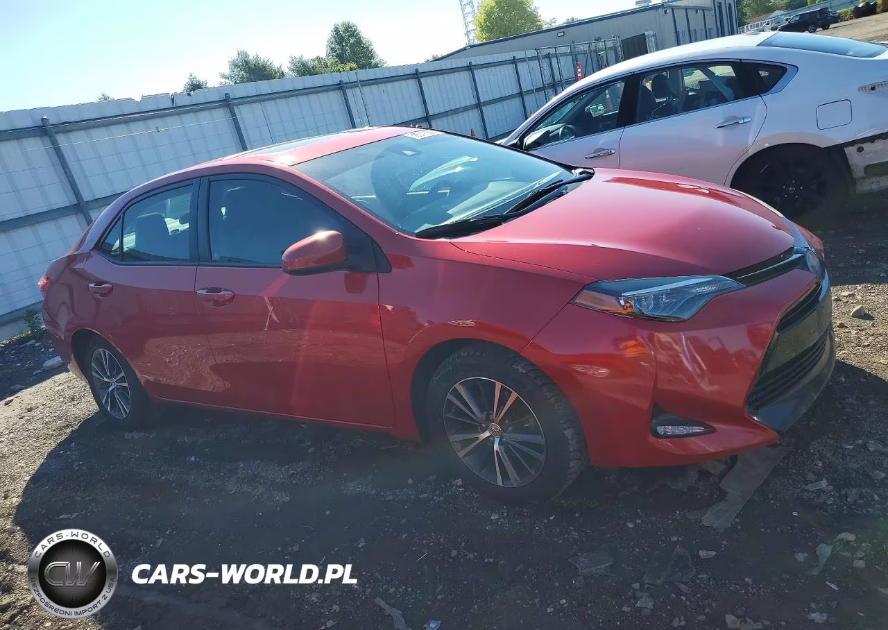 2018 Toyota Corolla Le VIN:2T1BURHE5JC995917 - 4