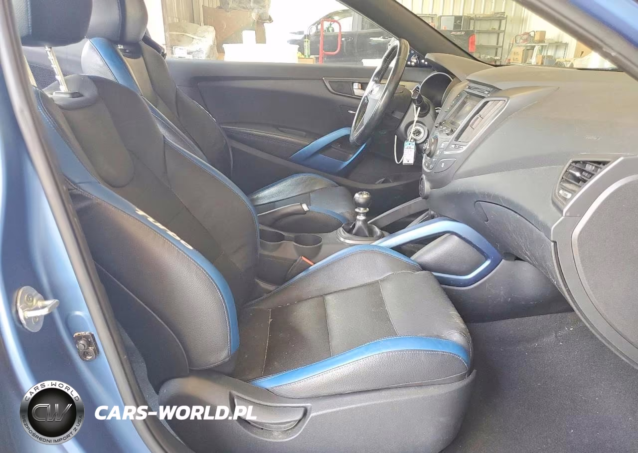 2016 Hyundai Veloster Turbo VIN:KMHTC6AE8GU260985 - 10