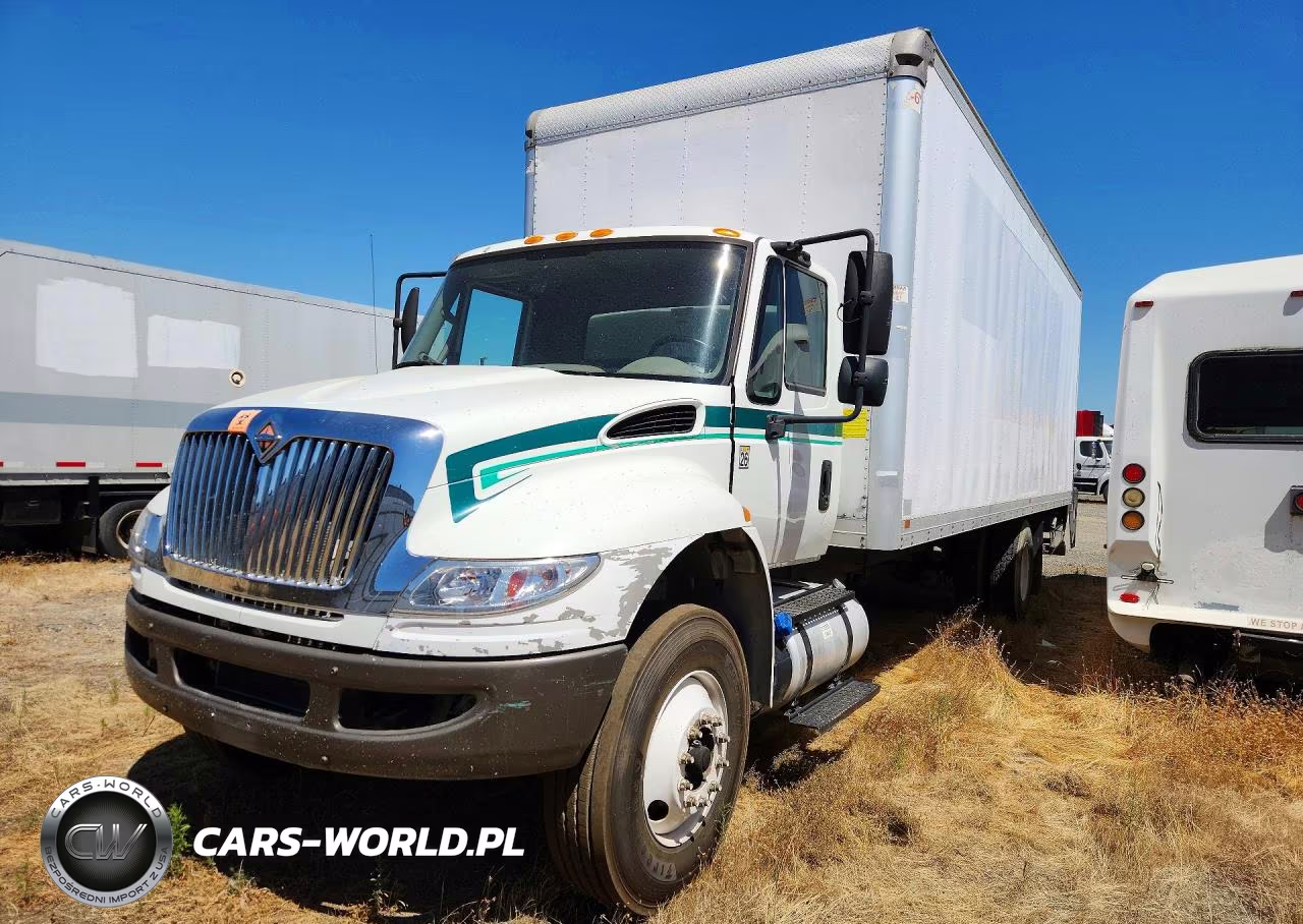 2016 International 4300 Box Truck