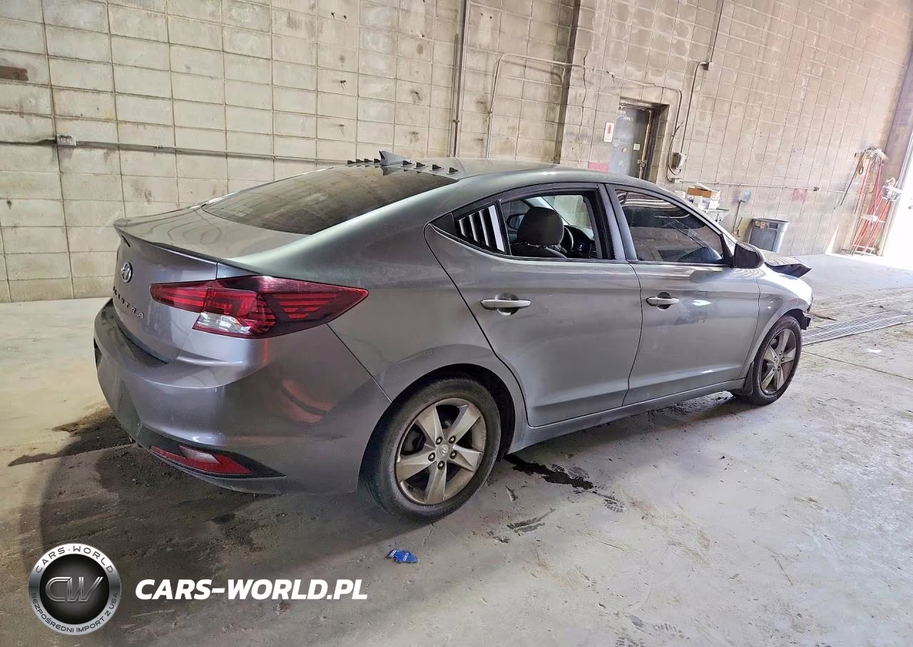 2019 Hyundai Elantra Sel VIN:5NPD84LF1KH407395 - 3