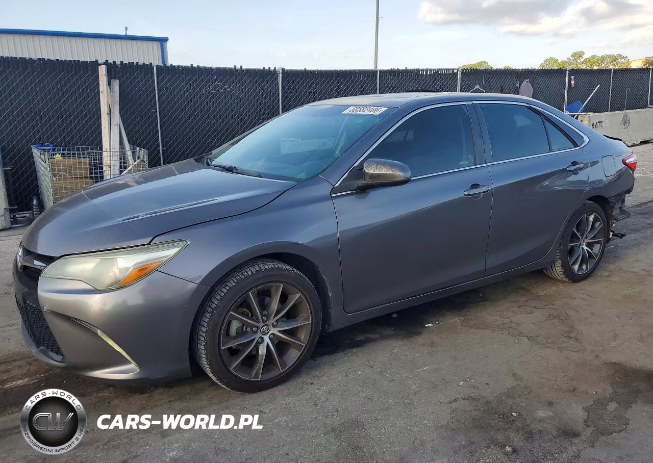 2016 Toyota Camry Xse