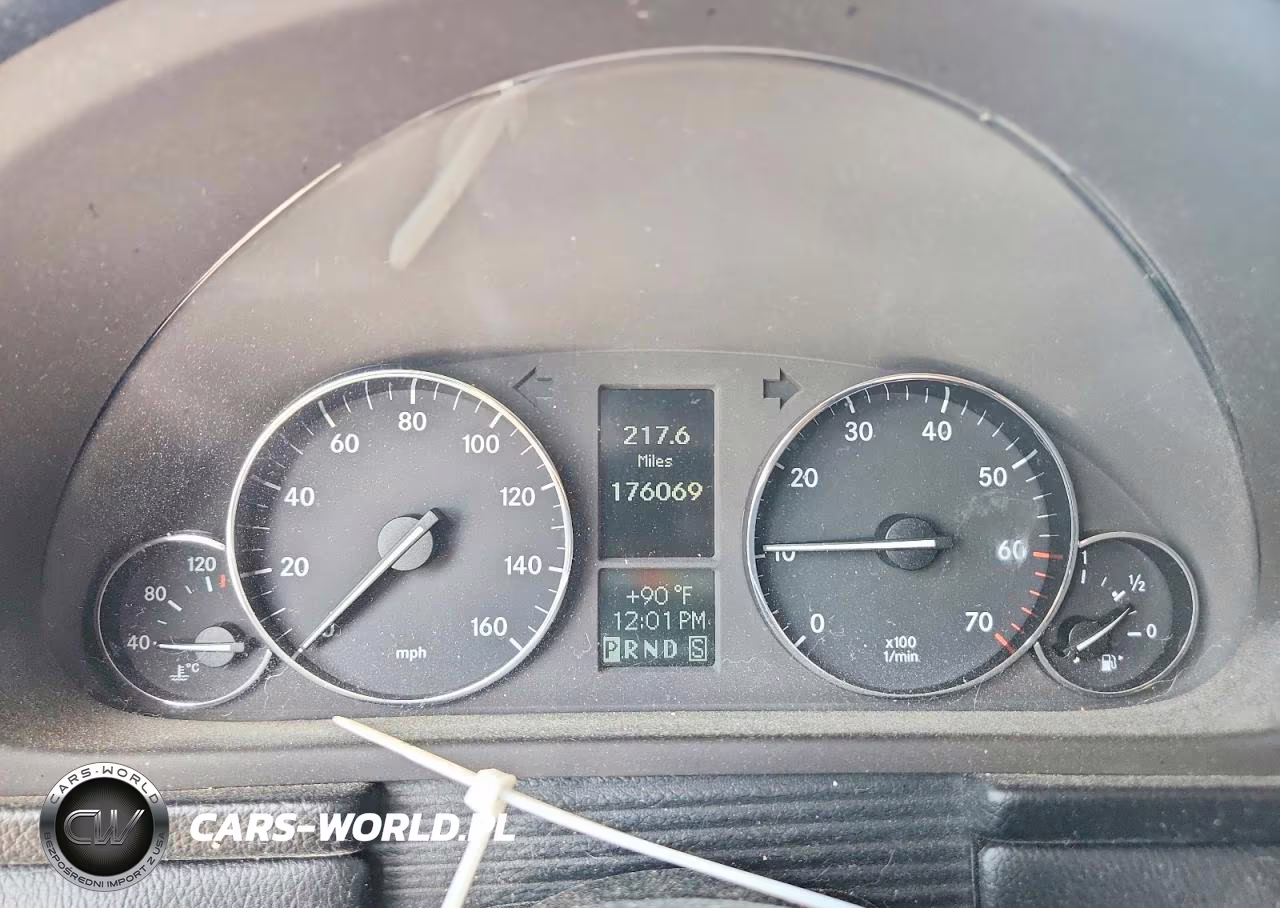 2005 Mercedes-Benz C 230K Sport Sedan VIN:WDBRF40J95F595875 - 9